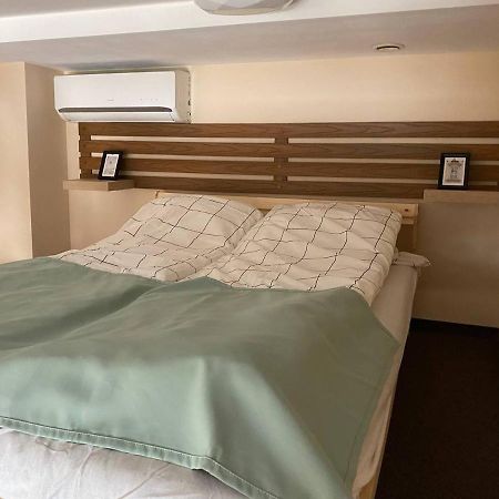 Apartamenty Dobra Noc Przy Wawelu 2 Bedrooms Krakkó Kültér fotó