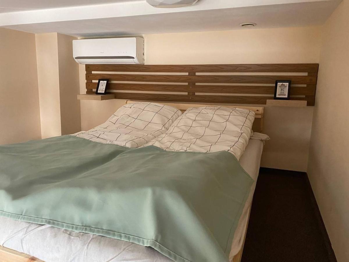 Apartamenty Dobra Noc Przy Wawelu 2 Bedrooms Krakkó Kültér fotó