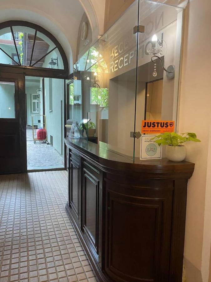 Apartamenty Dobra Noc Przy Wawelu 2 Bedrooms Krakkó Kültér fotó